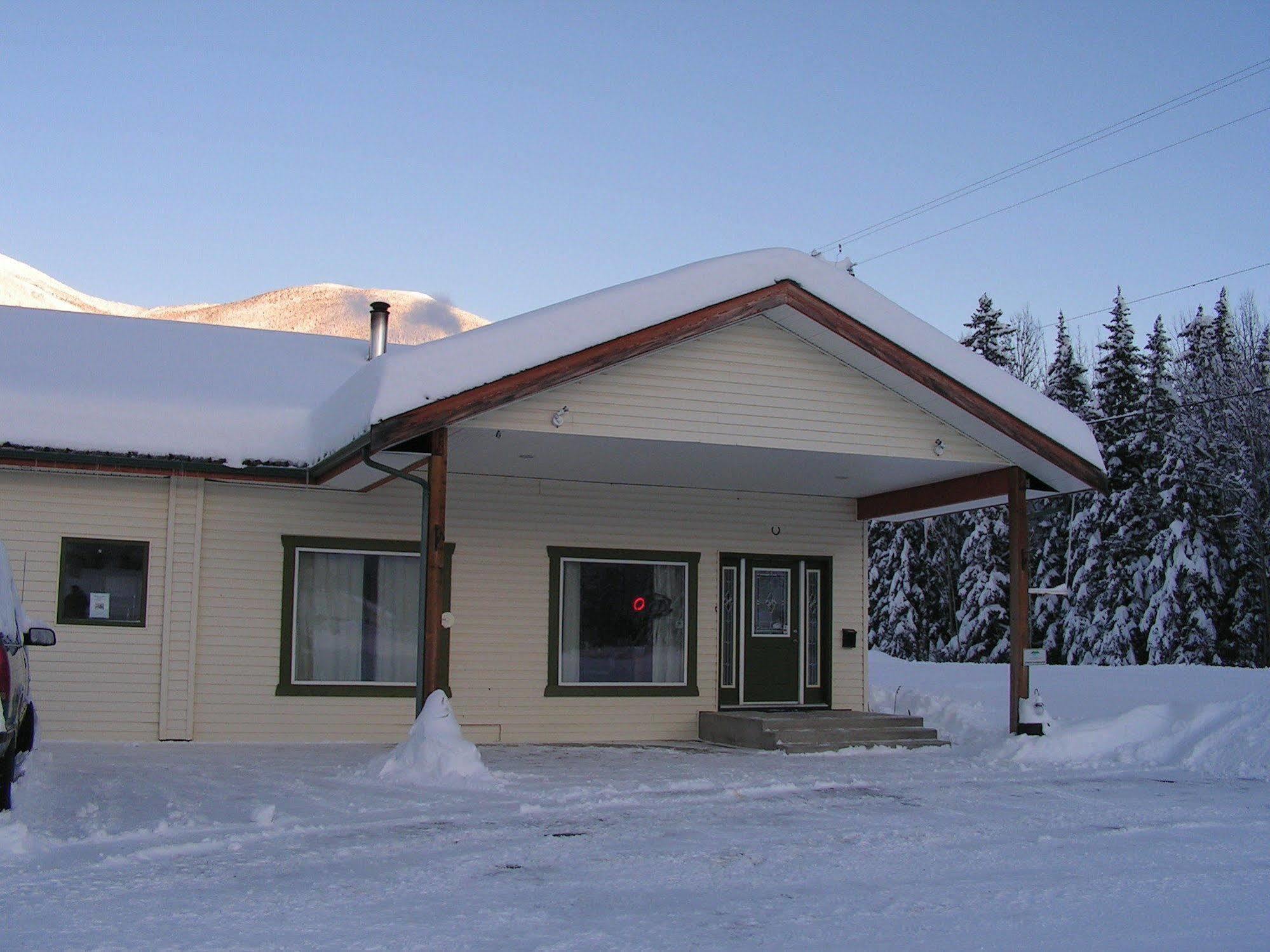 Bell Mountain Motel Mcbride ภายนอก รูปภาพ