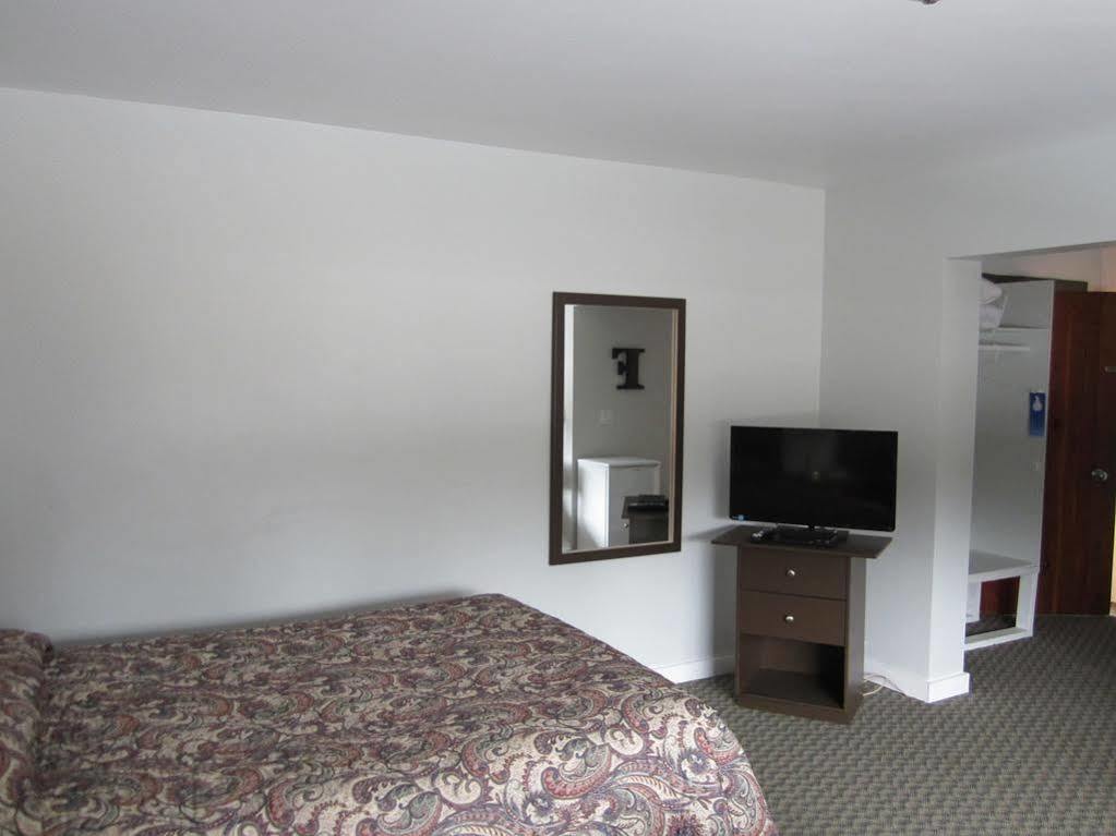 Bell Mountain Motel Mcbride ภายนอก รูปภาพ